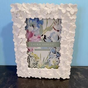 Laura Ashley White Textured Resin Flower Floral 4 X 6 Picture Frame Bridal Baby